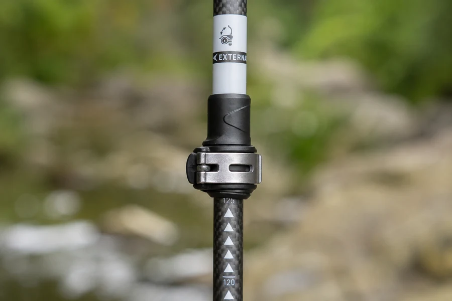 Safe extension mark and shaft overlap on trekking poles